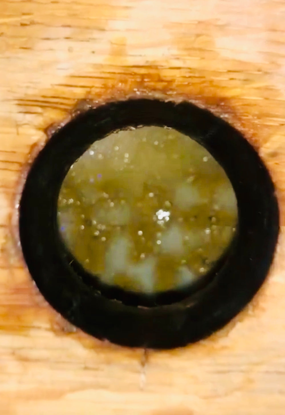 Chardonnay wild ferment inside the barrel.